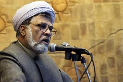 محمدتقی فاضل‌میبدی: باید فاتحه فرهنگ را در مملکتی که جلوی انتشار کتاب شفیعی کدکنی را می‌گیرند، خواند