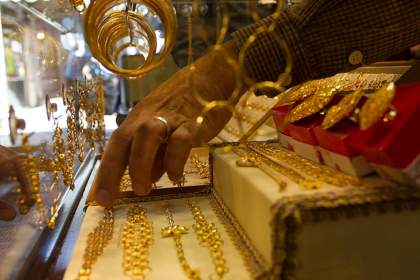 هشدار به خرید سکه و طلای آب شده/پیش بینی قیمت طلا
